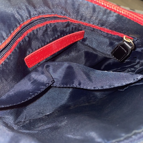 Tommy Hilfiger Crossbody - Picture 3 of 3